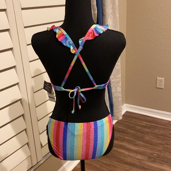 NWT Pretty bikini - Picture 2 of 5